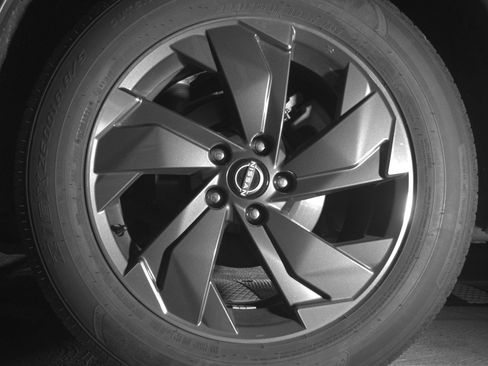 Used 2025 Nissan Rogue SV image 14