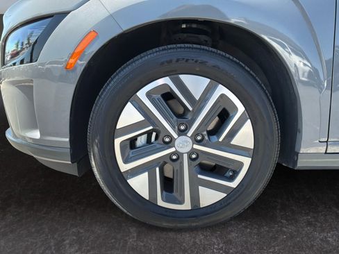 Used 2023 Hyundai Kona SE w/ Cargo Package FWD image 9