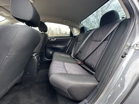 Used 2019 Ford Fiesta SE image 9