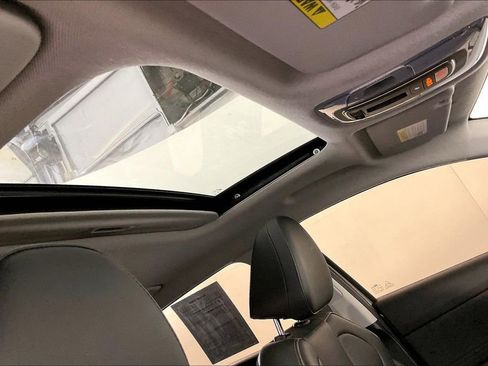 Used 2024 Hyundai Elantra Limited image 23