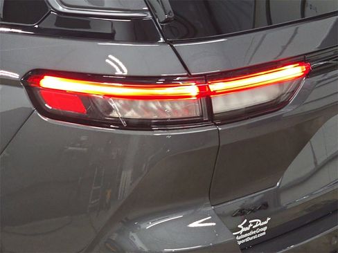 New 2026 Jeep Grand Cherokee Laredo image 34