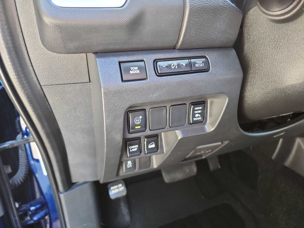Used 2022 Nissan Frontier SV w/ Technology Package AWD/4WD image 18