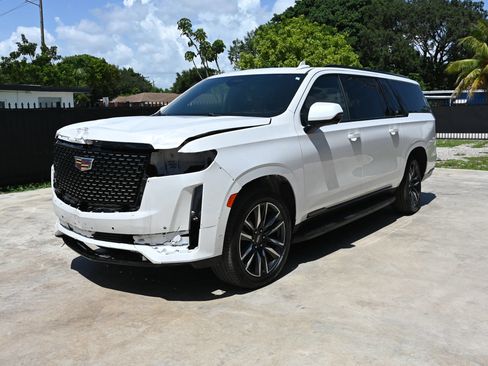 Used 2021 Cadillac Escalade ESV Sport AWD/4WD image 2