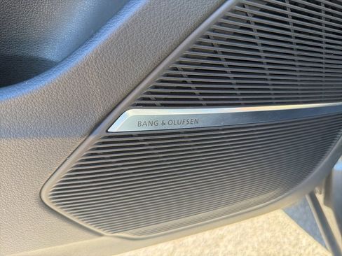 Used 2019 Audi Q8 Premium Plus image 13