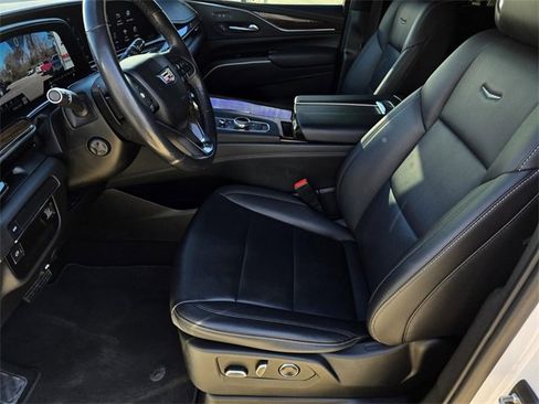 Used 2021 Cadillac Escalade Luxury image 19