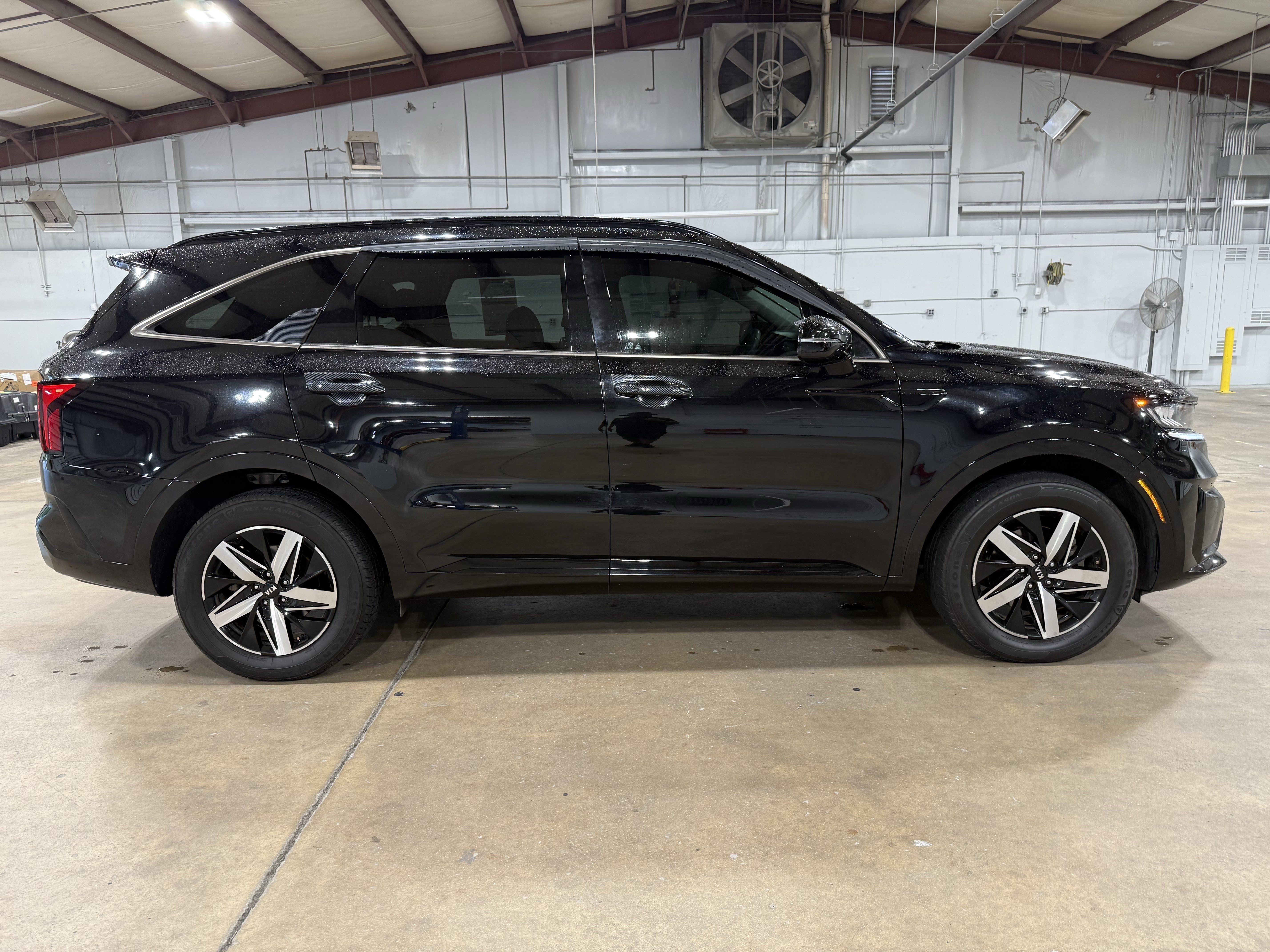 Used 2021 Kia Sorento EX FWD image 11