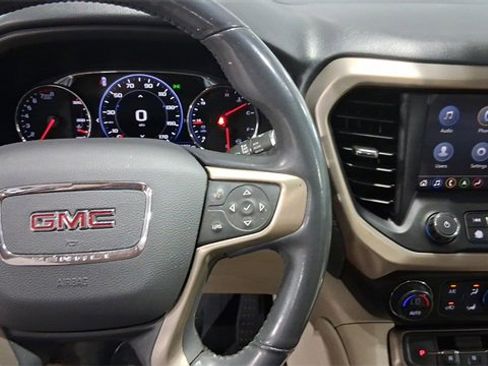 Used 2022 GMC Acadia Denali w/ Denali Technology Package image 12