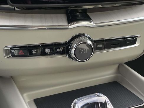 New 2026 Volvo XC60 T8 Ultra w/ Protection Package Premier image 19