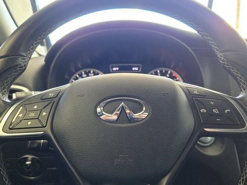 Used 2017 INFINITI QX30 Premium w/ Cargo Package image 27