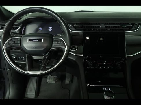 Used 2022 Jeep Grand Cherokee Altitude image 14