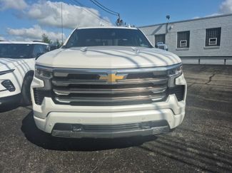Used 2022 Chevrolet Silverado 1500 High Country w/ High Country Premium Package AWD/4WD video 2