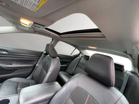 Used 2020 Nissan Altima 2.5 SR w/ Premium Package FWD image 17
