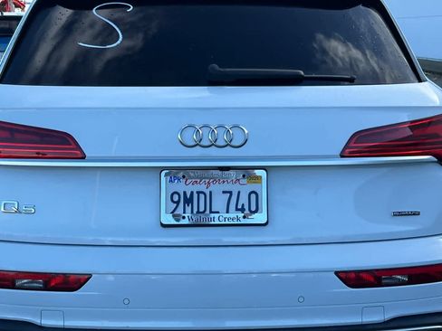 Used 2021 Audi Q5 Premium w/ Convenience Package image 16