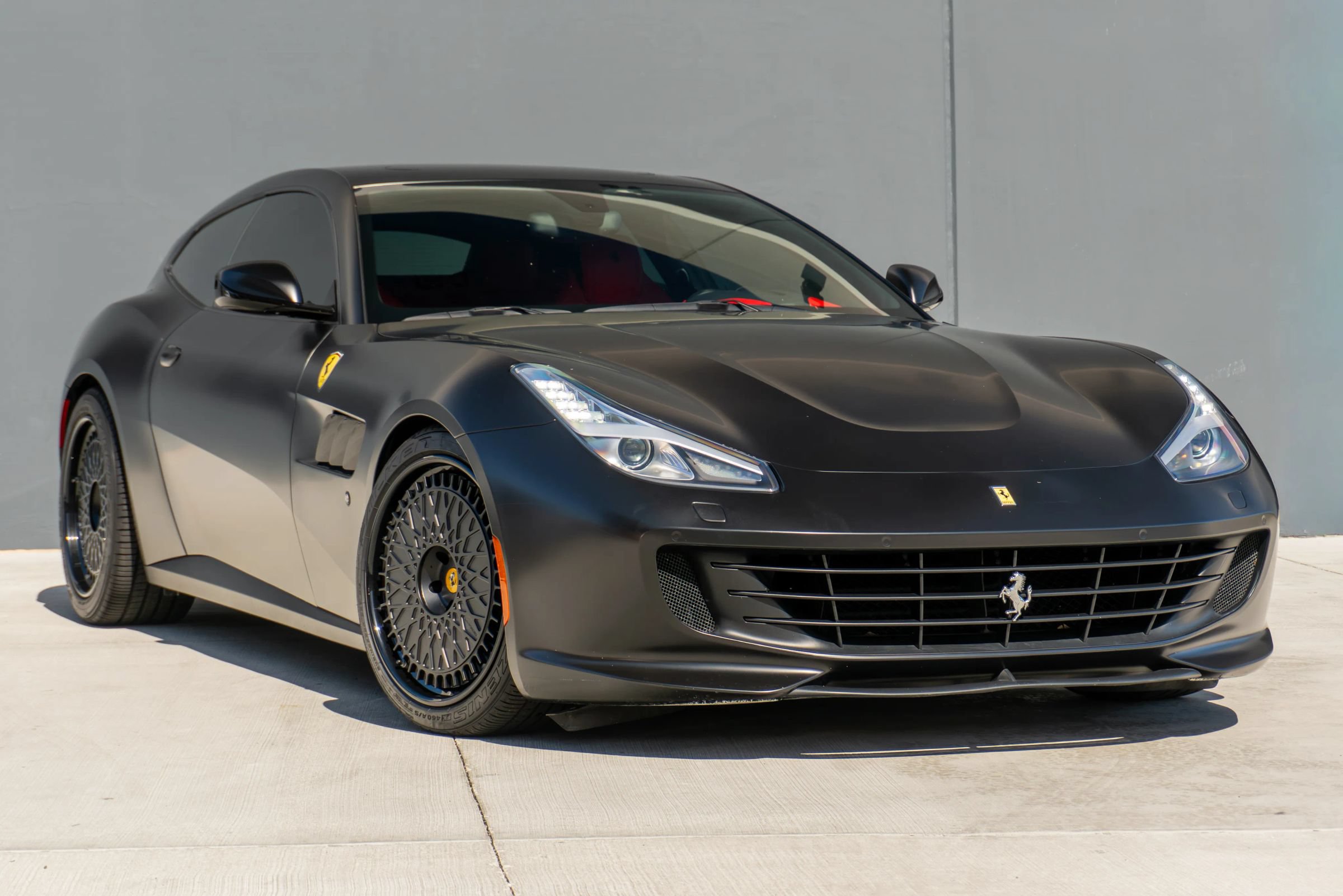 Used 2019 Ferrari GTC4Lusso T RWD image 5