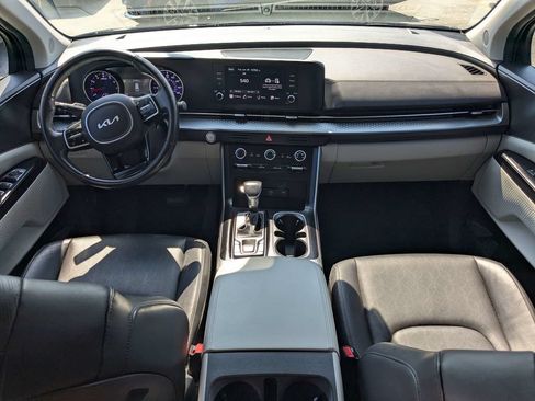Used 2024 Kia Carnival LX FWD image 14