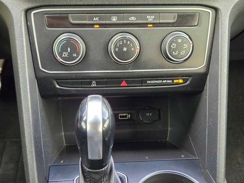 Used 2018 Volkswagen Atlas S FWD image 19