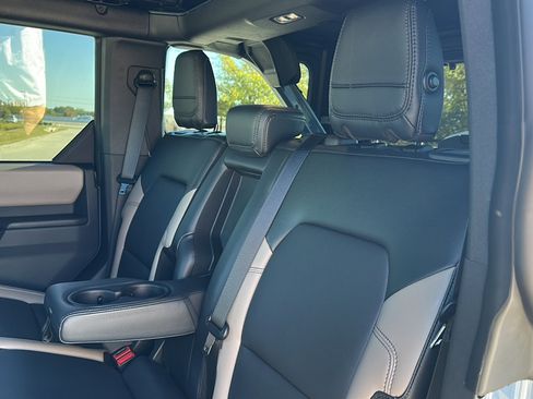 Used 2024 Ford Bronco Wildtrak image 19