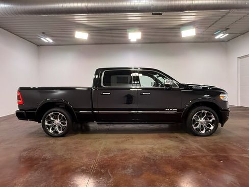 Used 2022 RAM 1500 Limited w/ Body-Colour Bumper Group AWD/4WD image 23