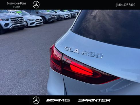Certified 2025 Mercedes-Benz GLA 250 w/ Exclusive Package image 7
