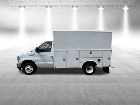 Used 2024 Ford E-350 and Econoline 350 Super Duty w/ Power Windows & Locks Group RWD image 8