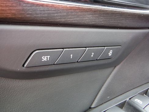 Used 2023 Buick Envision Avenir AWD/4WD image 18