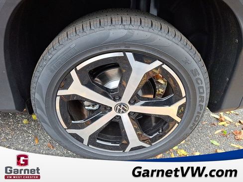 New 2026 Volkswagen Tiguan SE image 5