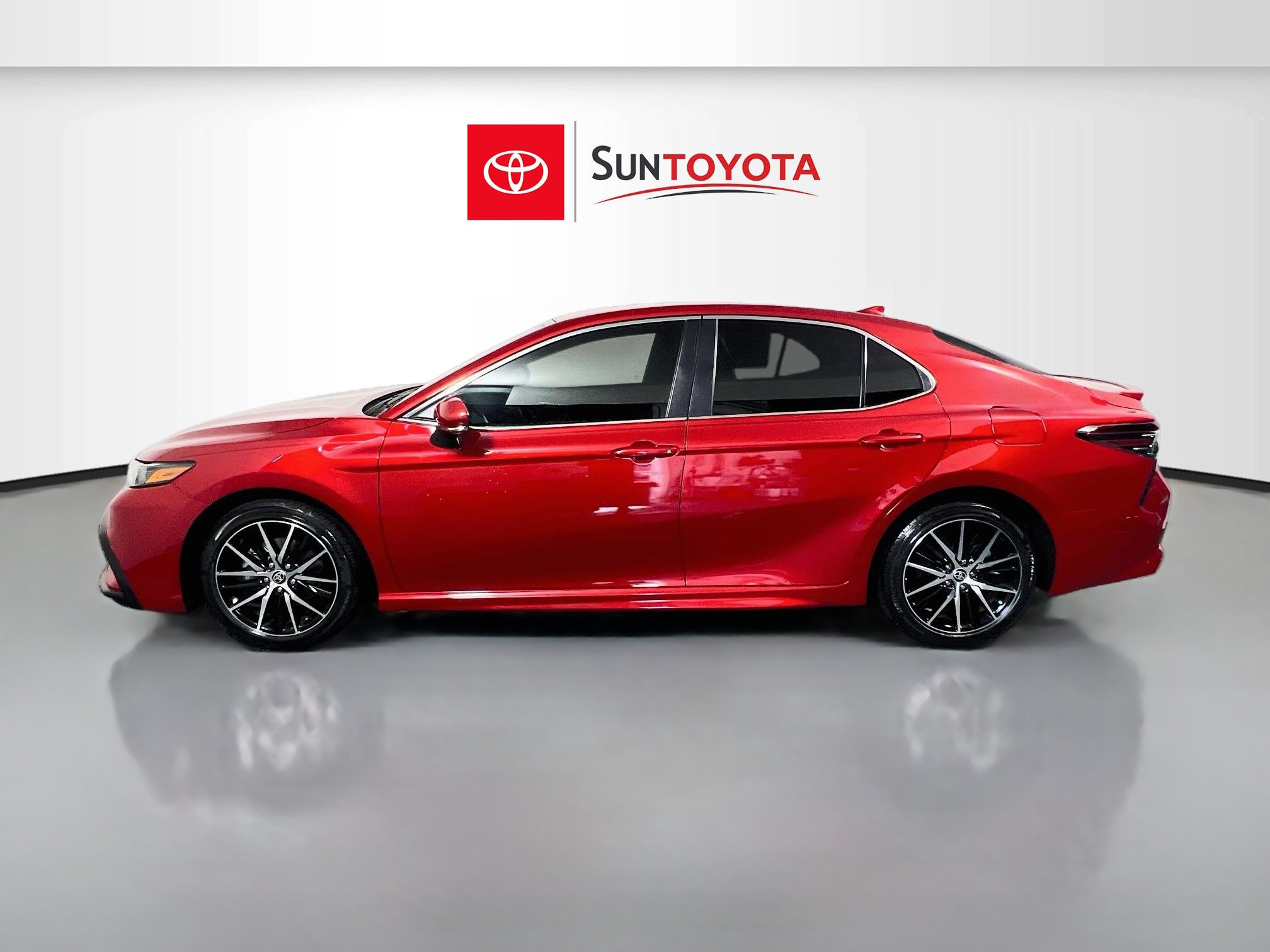 Used 2023 Toyota Camry SE FWD image 7