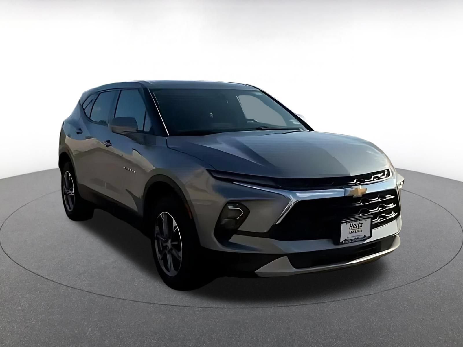 Used 2026 Chevrolet Blazer LT FWD image 3