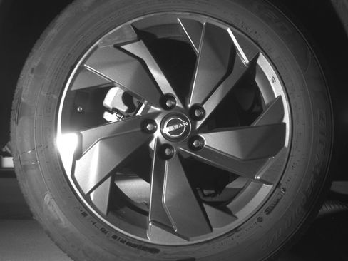 Used 2025 Nissan Rogue SV image 15