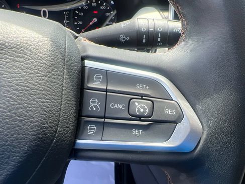 Used 2022 Jeep Compass Limited w/ Sun and Sound Group AWD/4WD image 31
