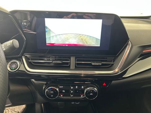 Used 2025 Chevrolet Trax RS image 23