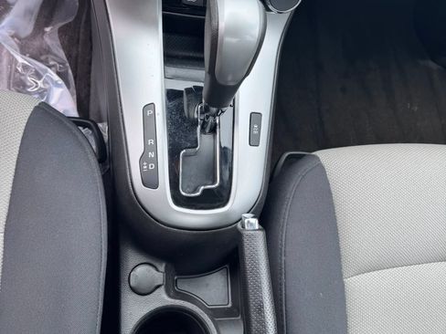 Used 2016 Chevrolet Cruze LS FWD image 16