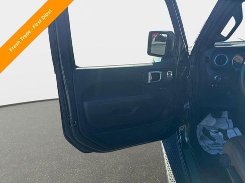 Used 2022 Jeep Wrangler Unlimited Sahara w/ Cold Weather Group image 11