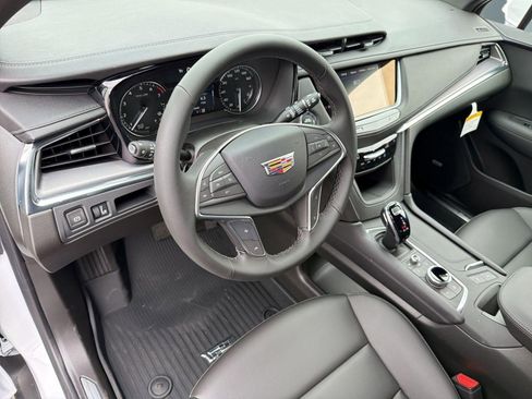 New 2026 Cadillac XT5 Luxury w/ LPO, Floor Liner Package AWD/4WD image 4