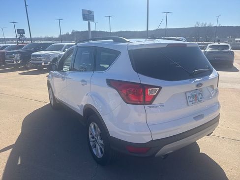 Used 2019 Ford Escape SEL image 4