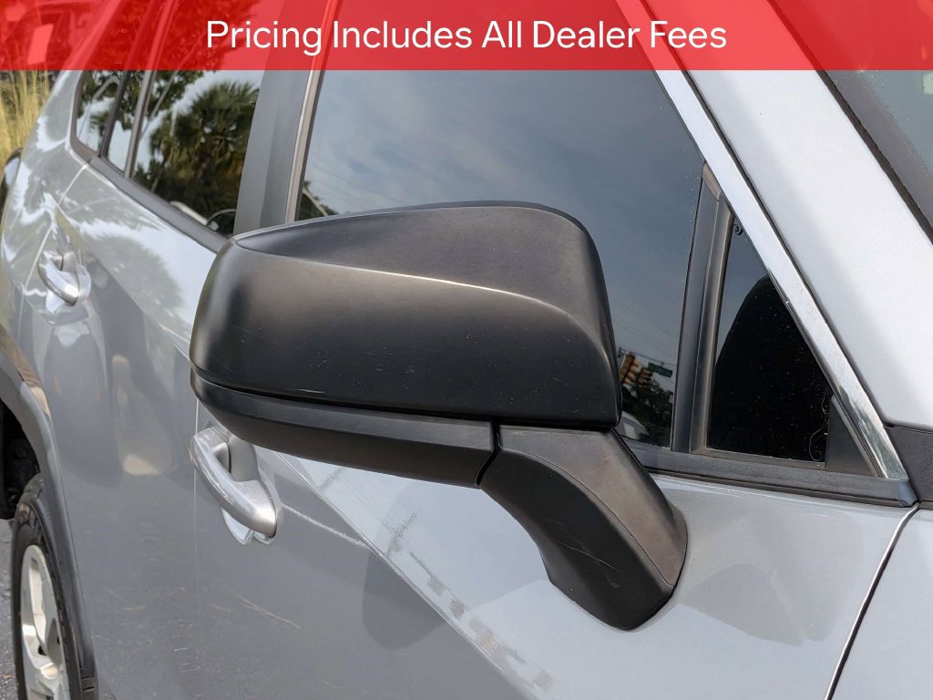 Used 2019 Toyota RAV4 LE FWD image 13