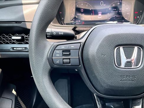 Used 2023 Honda Accord EX image 23