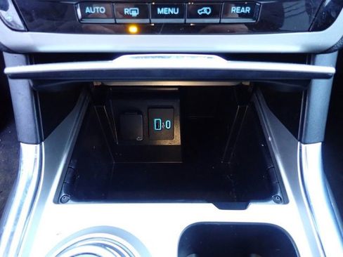 Certified 2022 Ford Explorer XLT w/ Equipment Group 202A image 26