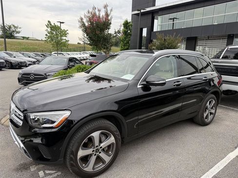 Used 2022 Mercedes-Benz GLC 300 image 2