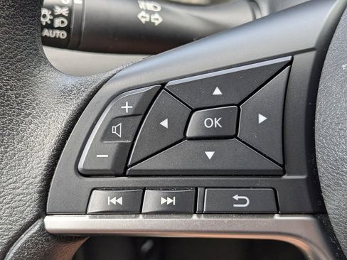Used 2025 Nissan Sentra SV FWD image 22