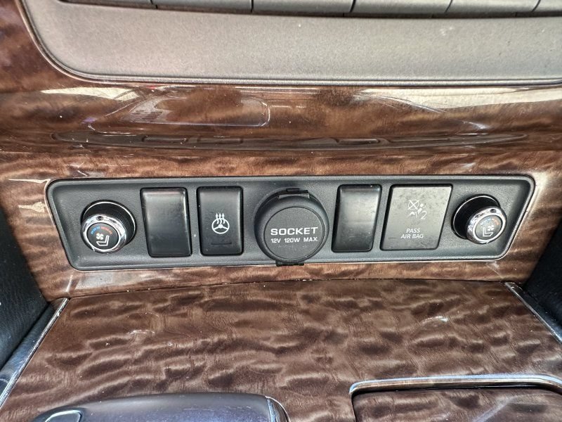 Used 2017 Nissan Armada Platinum w/ Captain Seat Package AWD/4WD image 27