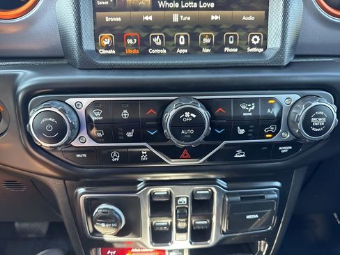 Used 2021 Jeep Gladiator Mojave image 17
