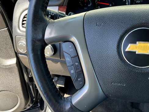 Used 2014 Chevrolet Suburban LTZ image 18