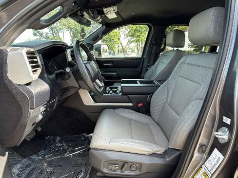 Used 2025 Toyota Tundra SR5 w/ SR5 Premium Package AWD/4WD image 16