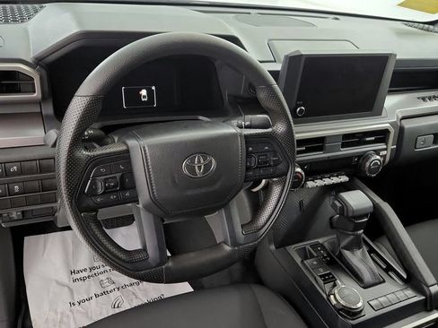 Used 2024 Toyota Tacoma SR5 AWD/4WD image 31