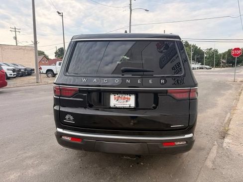 Used 2022 Jeep Wagoneer Series II AWD/4WD image 4