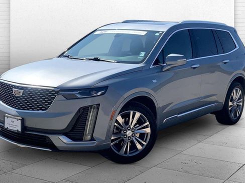 Certified 2025 Cadillac XT6 Premium Luxury image 12