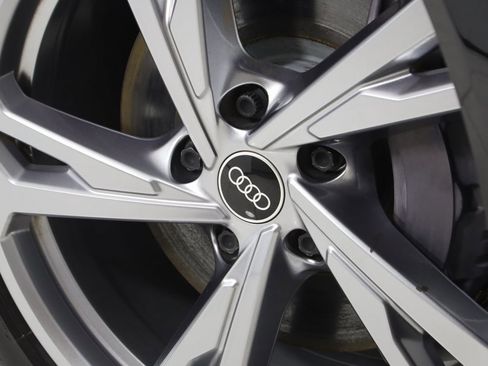 Used 2023 Audi e-tron GT Premium Plus image 18