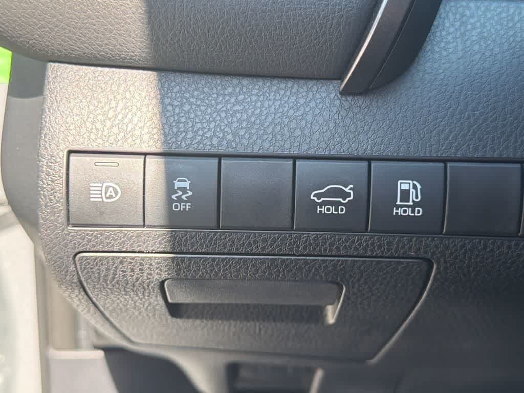 Used 2022 Toyota Camry XSE FWD image 30