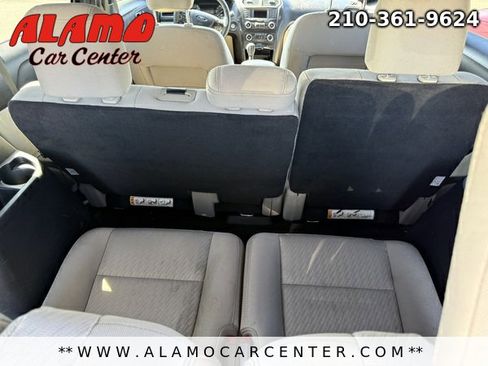 Used 2018 Ford Explorer XLT image 24